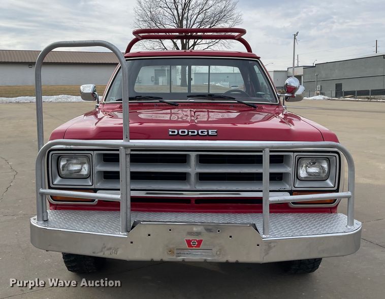 image for item IJ9656 1988 Dodge Ram 150  brush fire truck