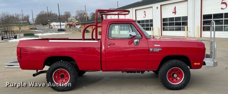 image for item IJ9656 1988 Dodge Ram 150  brush fire truck