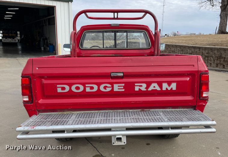 image for item IJ9656 1988 Dodge Ram 150  brush fire truck