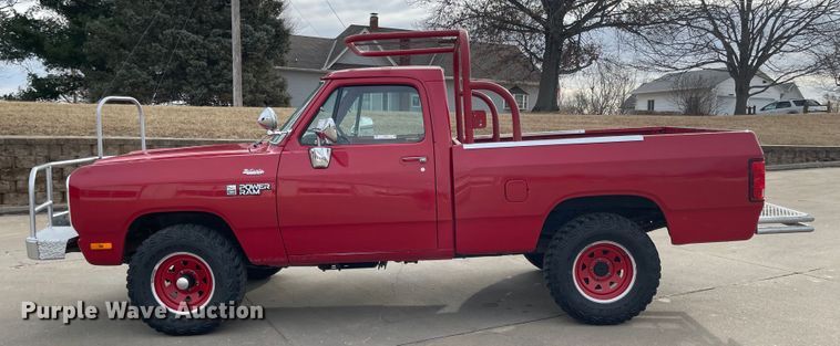 image for item IJ9656 1988 Dodge Ram 150  brush fire truck