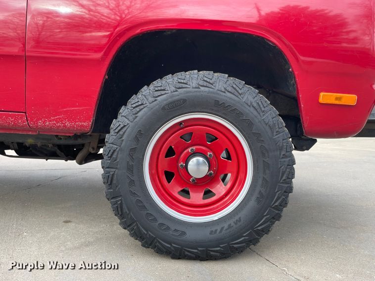 image for item IJ9656 1988 Dodge Ram 150  brush fire truck