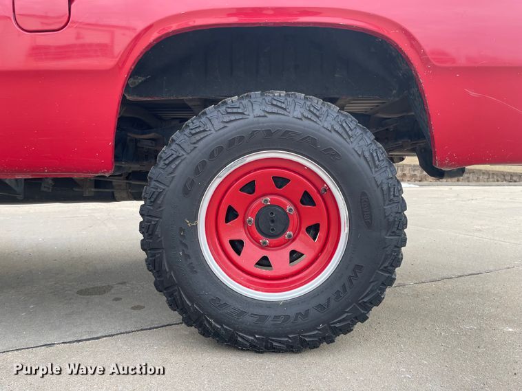 image for item IJ9656 1988 Dodge Ram 150  brush fire truck