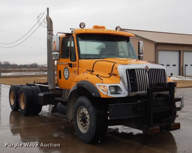 image for item IM9746 2007 International 7500  truck cab and chassis