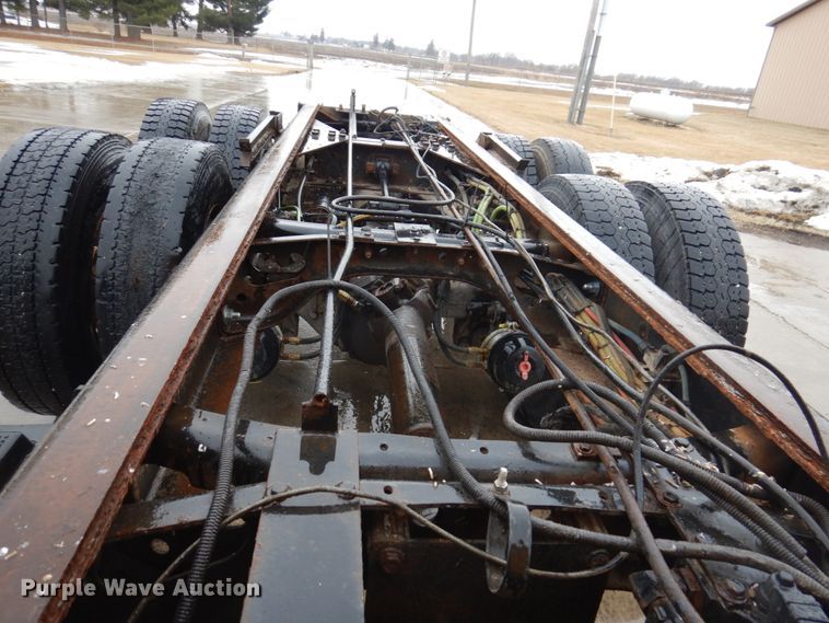 image for item IM9746 2007 International 7500  truck cab and chassis