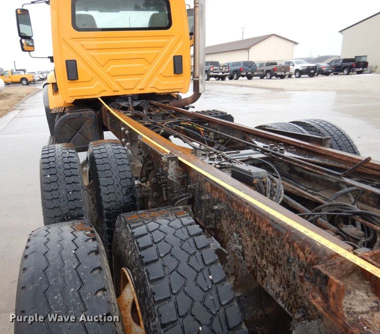 image for item IM9746 2007 International 7500  truck cab and chassis