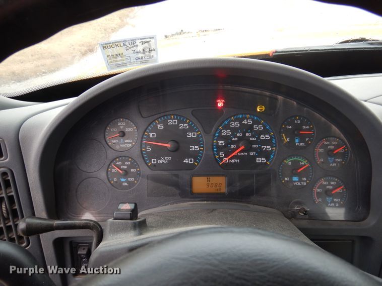 image for item IM9746 2007 International 7500  truck cab and chassis