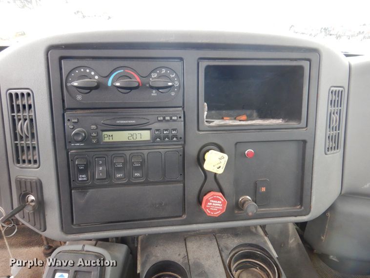 image for item IM9746 2007 International 7500  truck cab and chassis