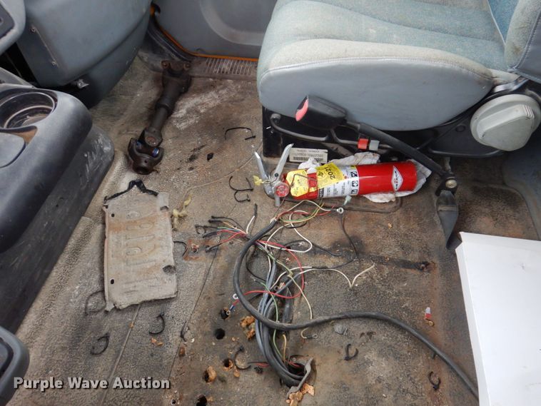 image for item IM9746 2007 International 7500  truck cab and chassis