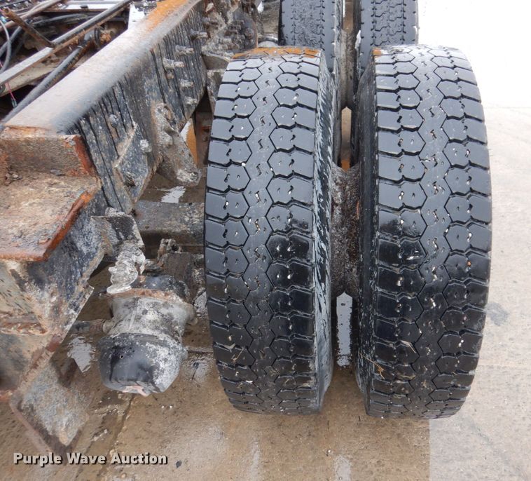 image for item IM9746 2007 International 7500  truck cab and chassis