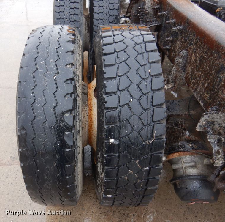 image for item IM9746 2007 International 7500  truck cab and chassis