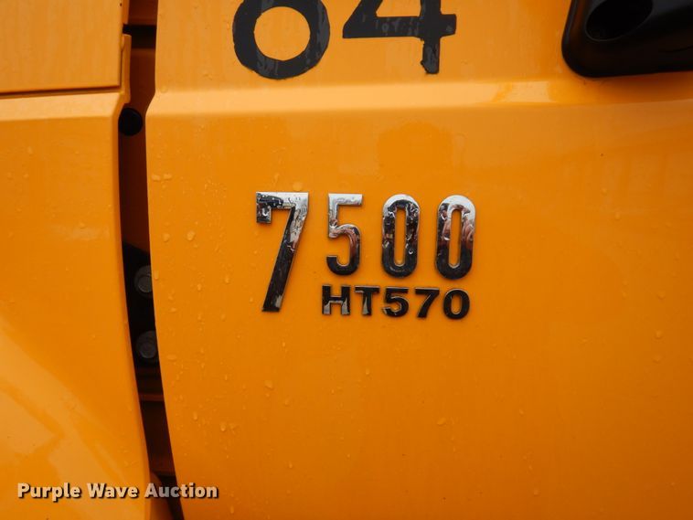 image for item IM9746 2007 International 7500  truck cab and chassis