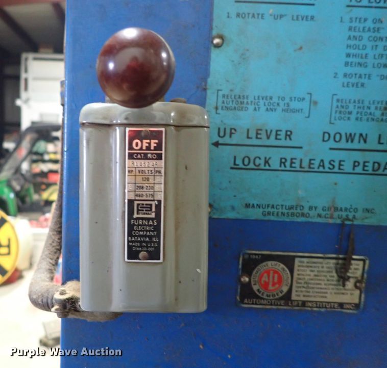 image for item IV9477 Gilbarco  automotive lift