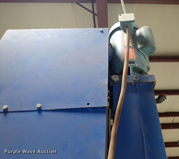 image for item IV9477 Gilbarco  automotive lift