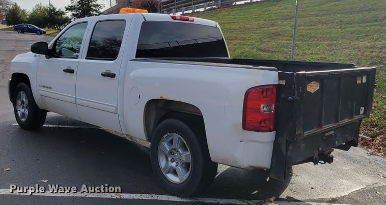 image for item IV9720 2012 Chevrolet Silverado 1500  Crew Cab pickup truck