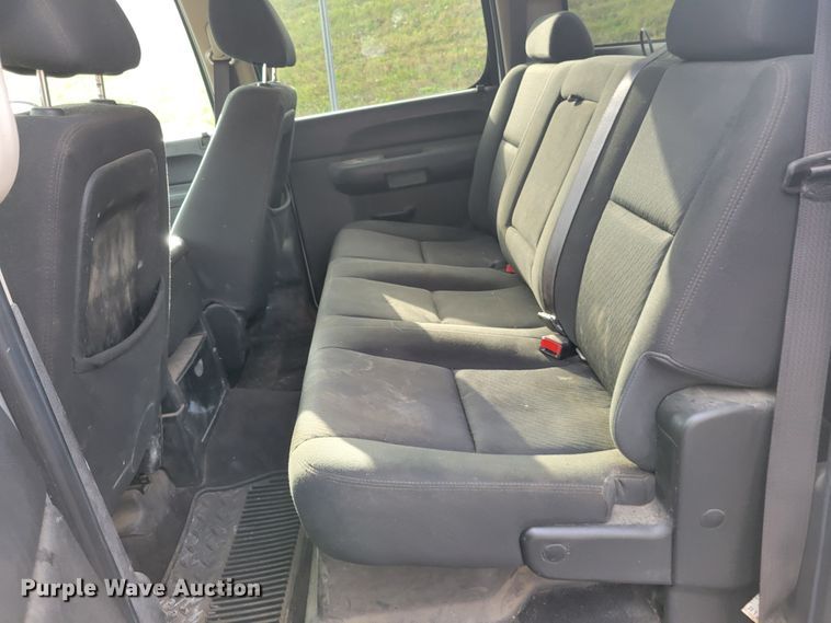 image for item IV9720 2012 Chevrolet Silverado 1500  Crew Cab pickup truck