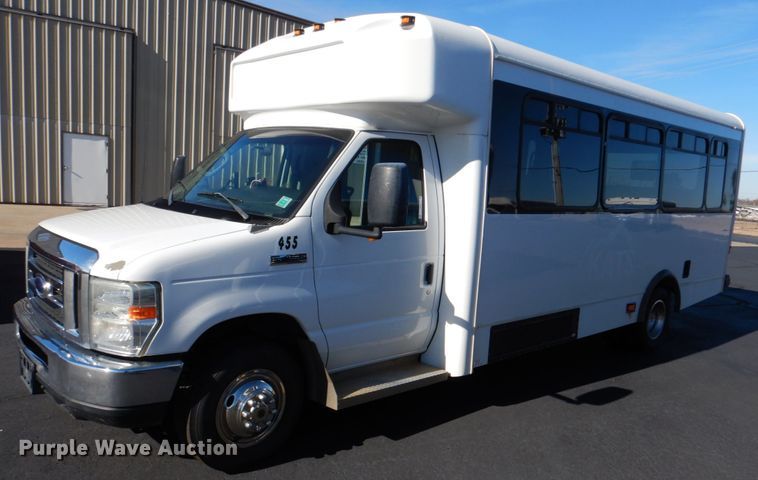 image for item JD9436 2013 Ford E450 Super Duty  shuttle bus