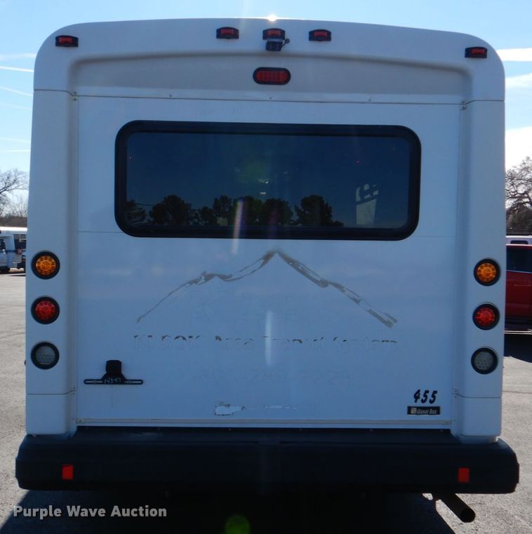 image for item JD9436 2013 Ford E450 Super Duty  shuttle bus