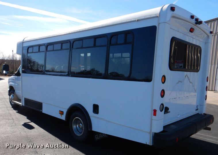 image for item JD9436 2013 Ford E450 Super Duty  shuttle bus