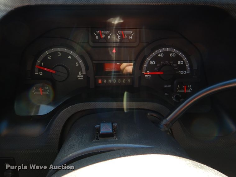 image for item JD9436 2013 Ford E450 Super Duty  shuttle bus