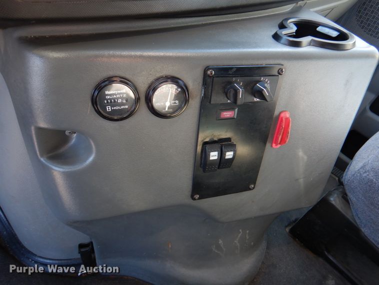 image for item JD9436 2013 Ford E450 Super Duty  shuttle bus