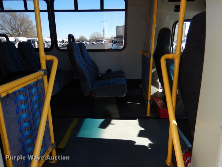 image for item JD9436 2013 Ford E450 Super Duty  shuttle bus