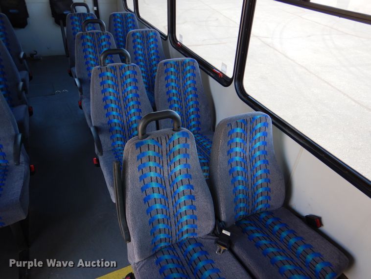 image for item JD9436 2013 Ford E450 Super Duty  shuttle bus