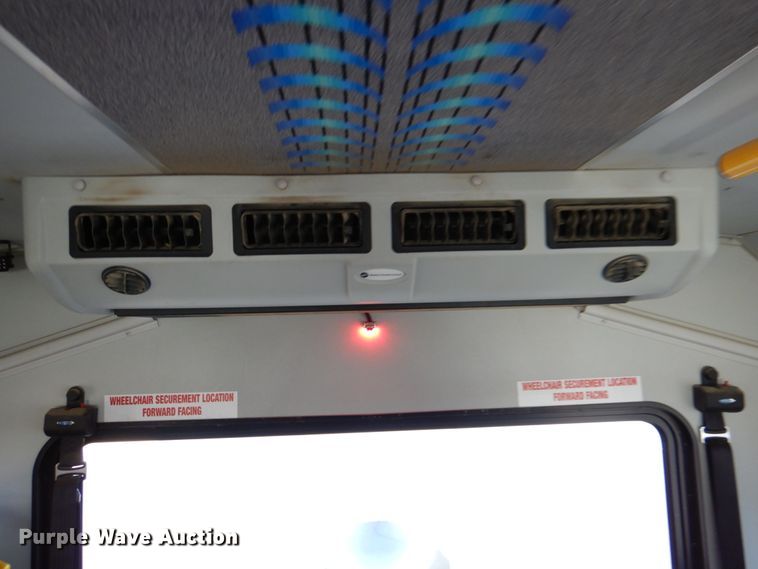 image for item JD9436 2013 Ford E450 Super Duty  shuttle bus