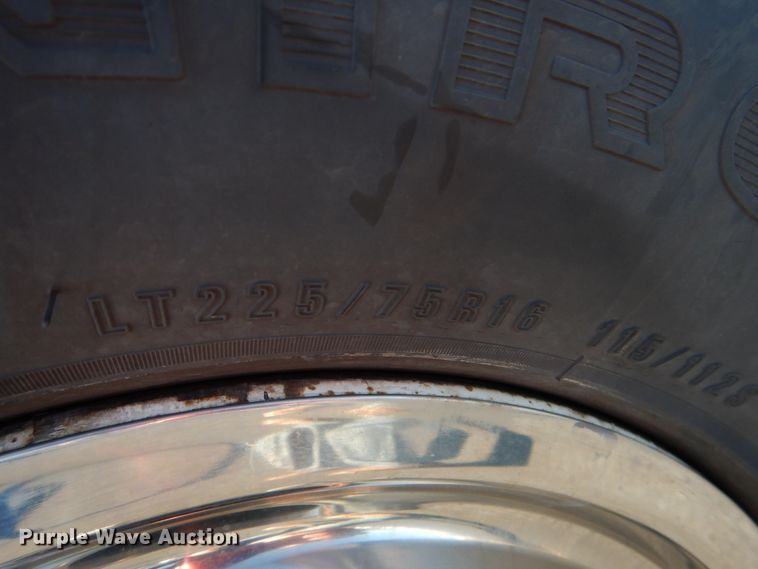 image for item JD9436 2013 Ford E450 Super Duty  shuttle bus