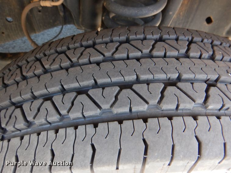 image for item JD9436 2013 Ford E450 Super Duty  shuttle bus