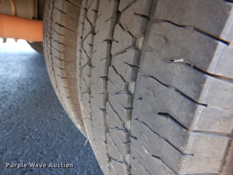 image for item JD9436 2013 Ford E450 Super Duty  shuttle bus