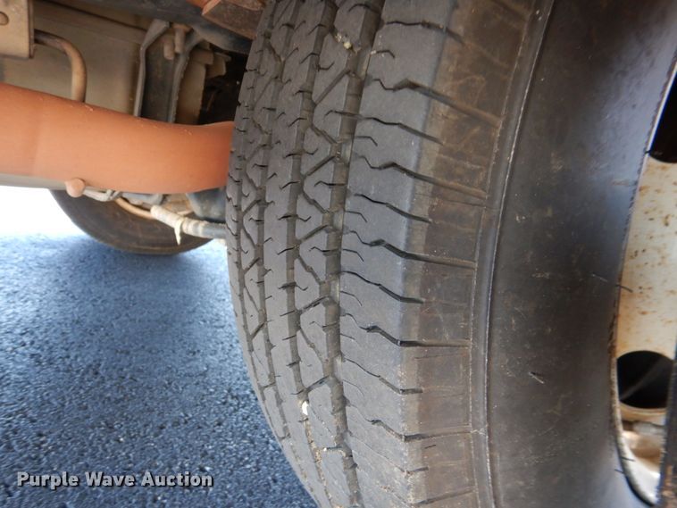 image for item JD9436 2013 Ford E450 Super Duty  shuttle bus