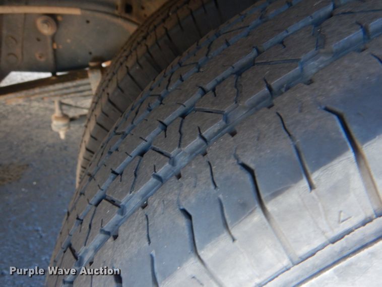 image for item JD9436 2013 Ford E450 Super Duty  shuttle bus