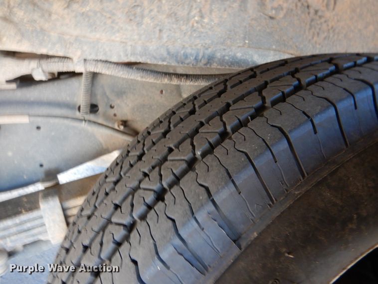 image for item JD9436 2013 Ford E450 Super Duty  shuttle bus