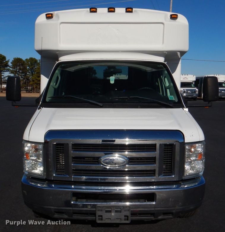 image for item JD9437 2014 Ford E450  shuttle bus