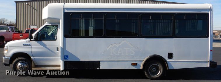 image for item JD9437 2014 Ford E450  shuttle bus