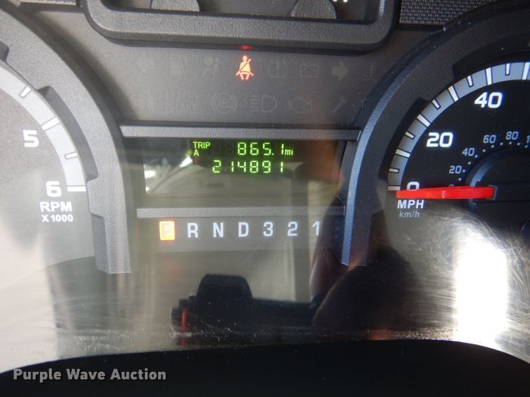 image for item JD9437 2014 Ford E450  shuttle bus