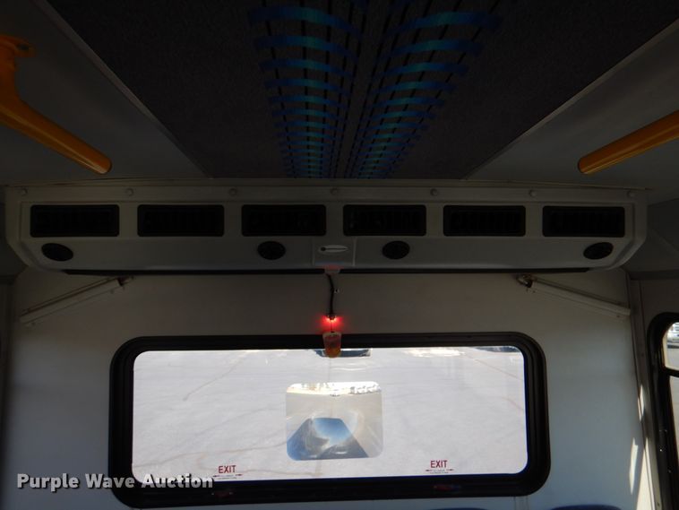 image for item JD9437 2014 Ford E450  shuttle bus