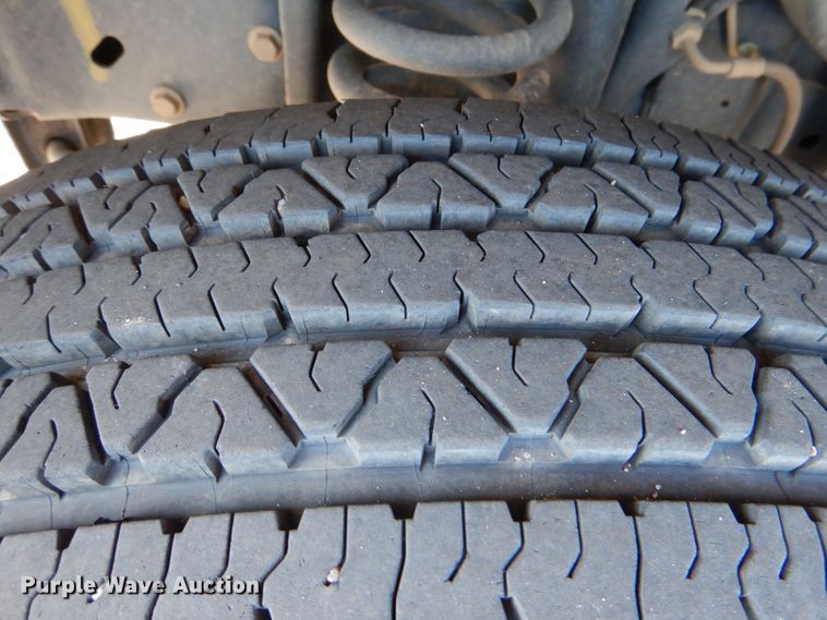 image for item JD9437 2014 Ford E450  shuttle bus