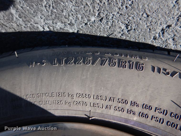 image for item JD9437 2014 Ford E450  shuttle bus