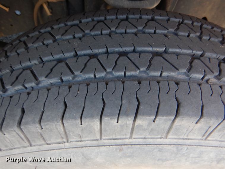 image for item JD9437 2014 Ford E450  shuttle bus