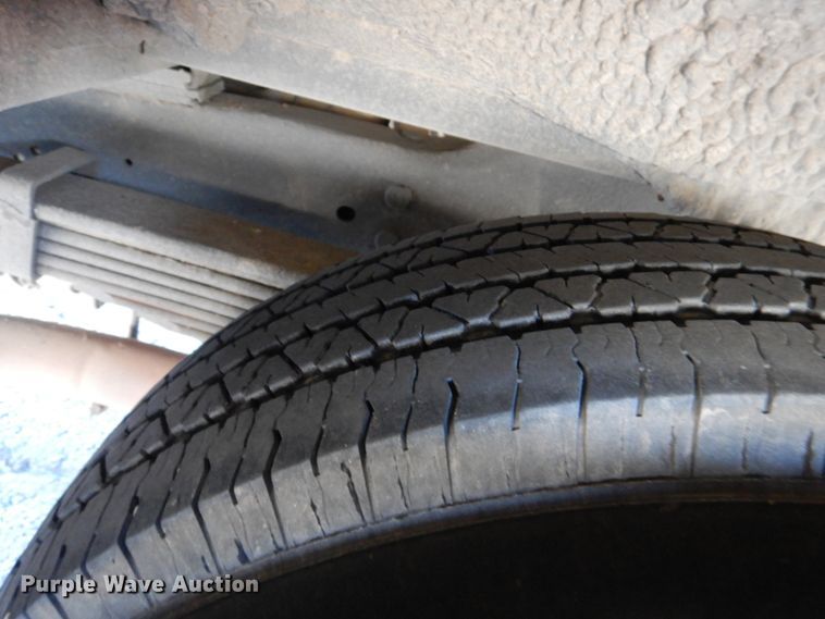 image for item JD9437 2014 Ford E450  shuttle bus