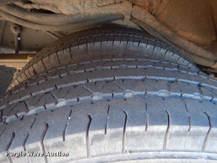 image for item JD9437 2014 Ford E450  shuttle bus