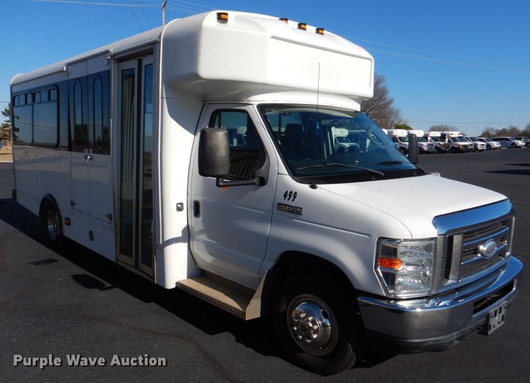 image for item JD9438 2014 Ford E450  shuttle bus