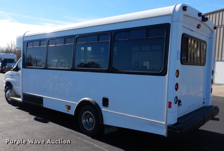 image for item JD9438 2014 Ford E450  shuttle bus