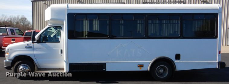 image for item JD9438 2014 Ford E450  shuttle bus