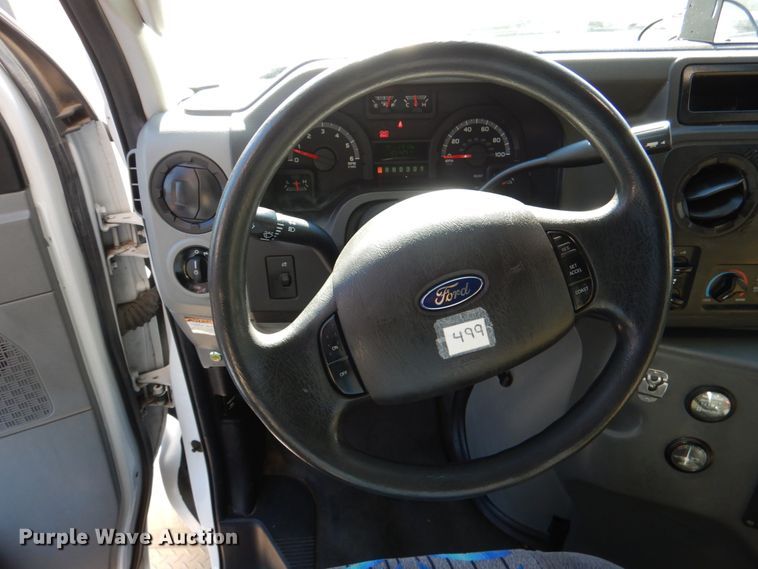 image for item JD9438 2014 Ford E450  shuttle bus