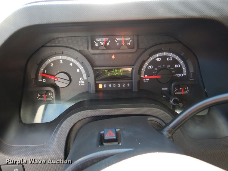 image for item JD9438 2014 Ford E450  shuttle bus