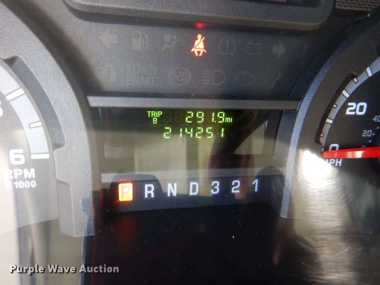 image for item JD9438 2014 Ford E450  shuttle bus