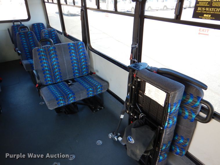 image for item JD9438 2014 Ford E450  shuttle bus