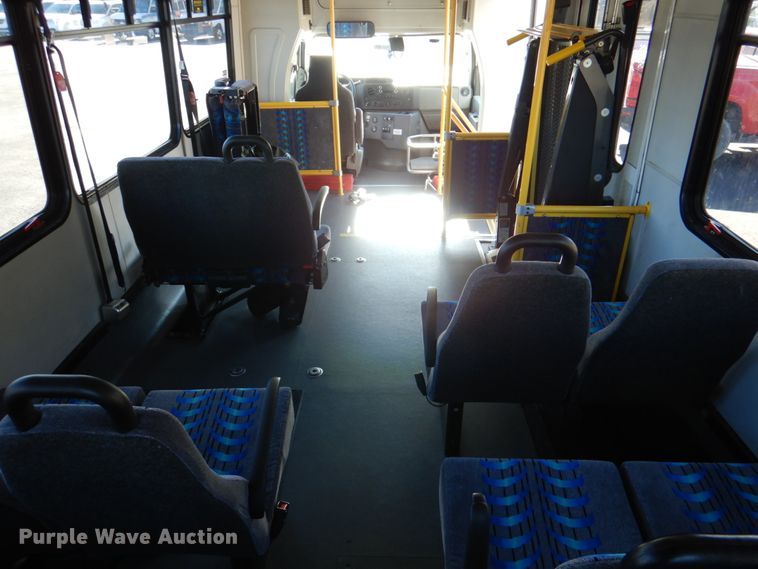 image for item JD9438 2014 Ford E450  shuttle bus